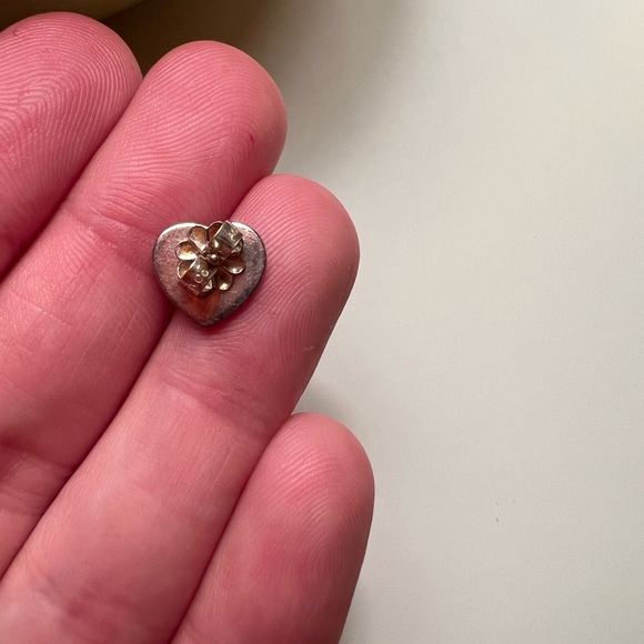 Tiffany & Co. Mini Heart Stud Earring - Picture 4 of 4